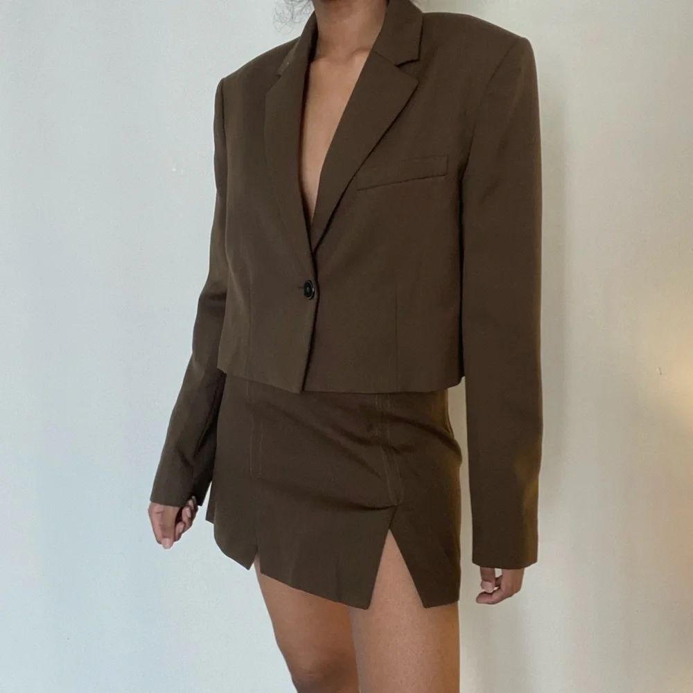 Zara cropped blazer + mini skirt in khaki brown - Picture 2 of 9